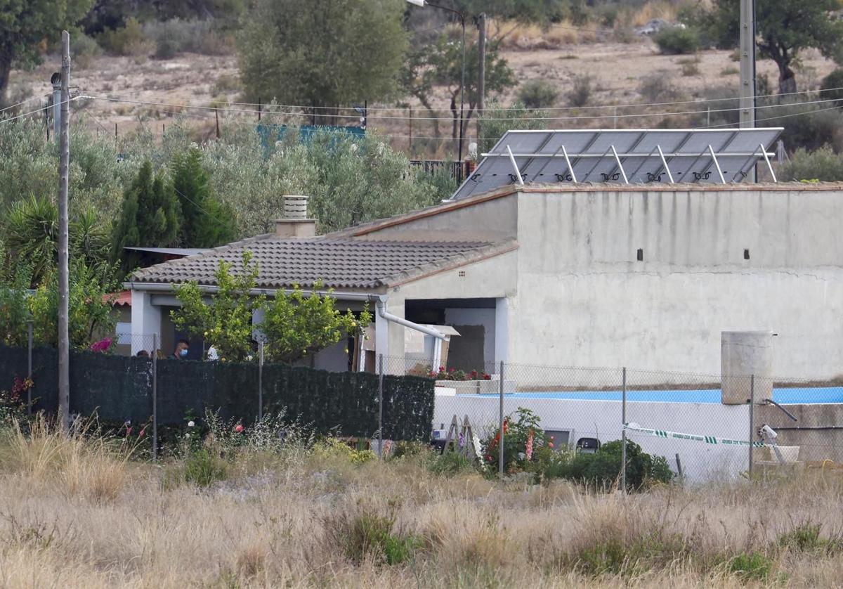 La parcela donde hallaron los tres cadáveres.