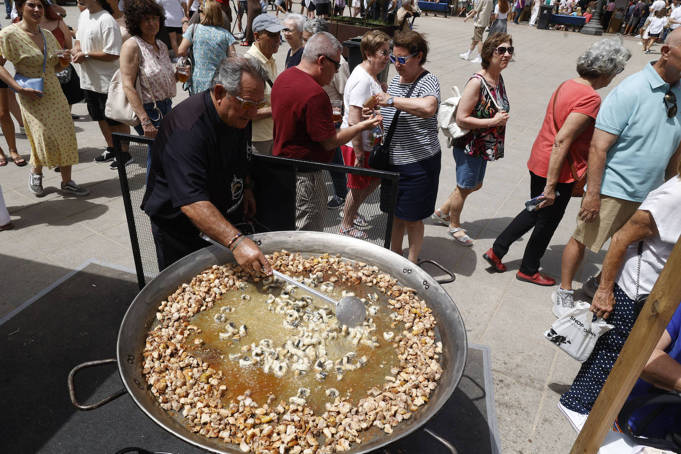 Fotos del festival Tastarros en la plaza del Ayuntamiento de Valencia