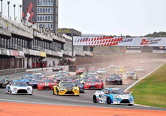 Salida de la primera carrera de la Lamera Cup.