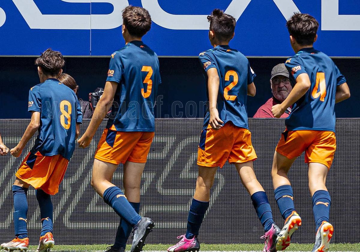 Los jugadores, celebrando uno de sus goles.