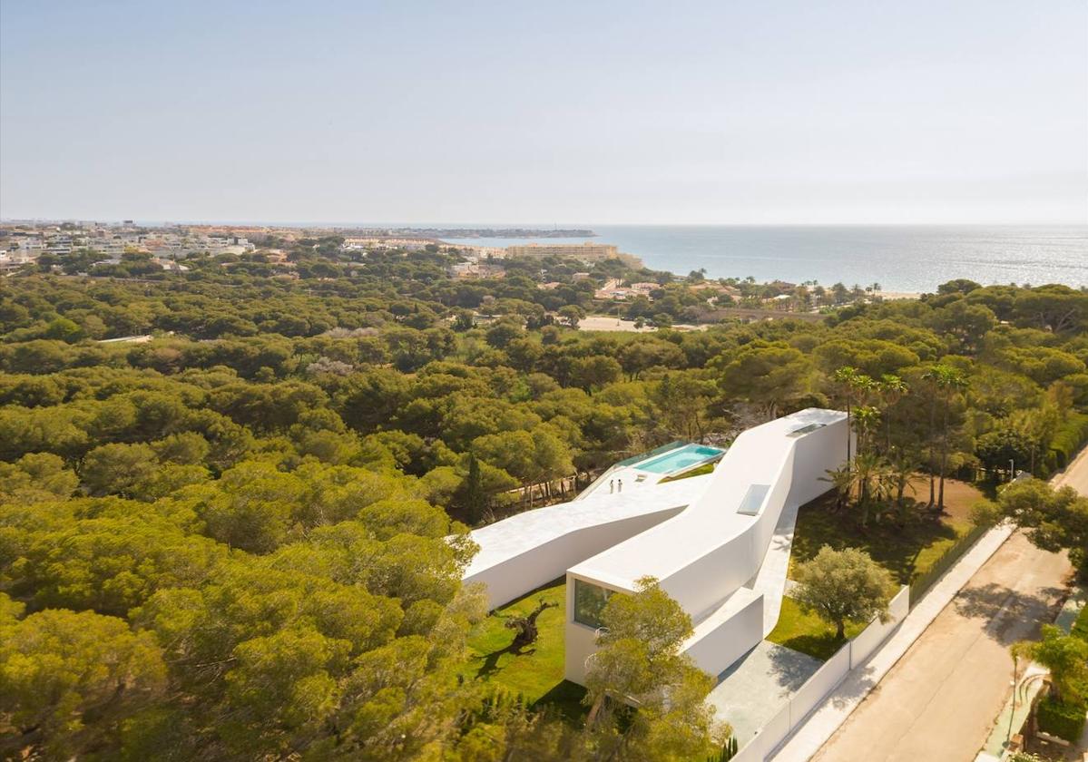 Casa Sabater, la vivienda que simula la subida a una ermita