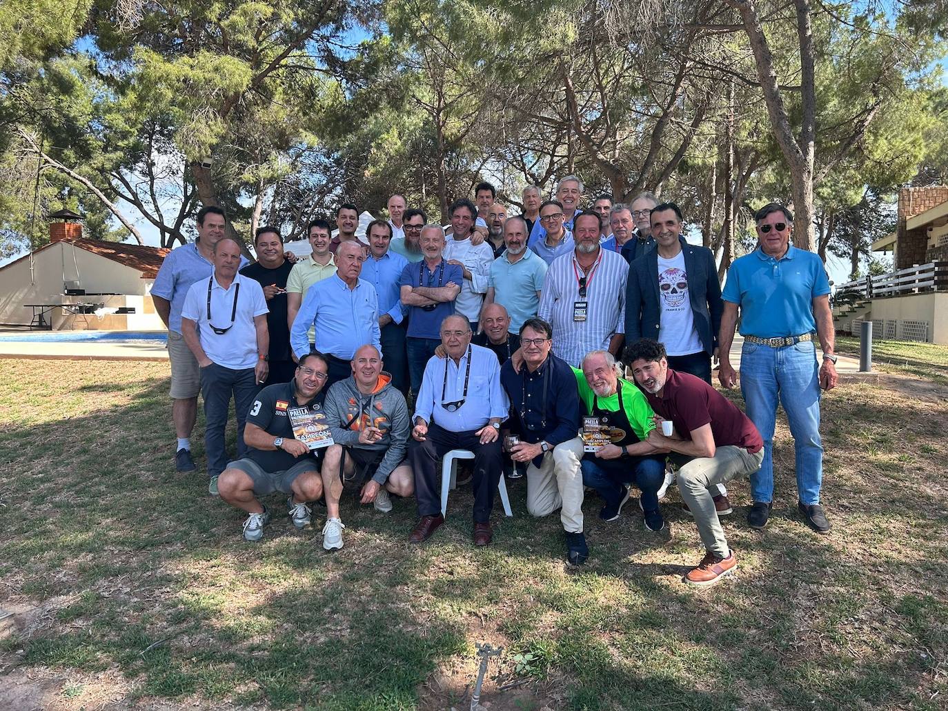 Miembros de Cuchara de Plata que participaron en el concurso de paellas.