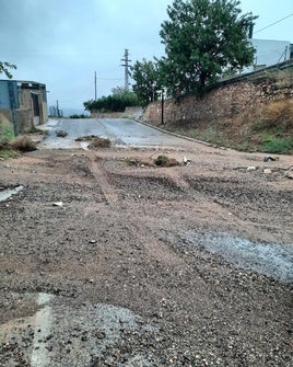 Camino afectado por las lluvias en La Font de la Figuera.