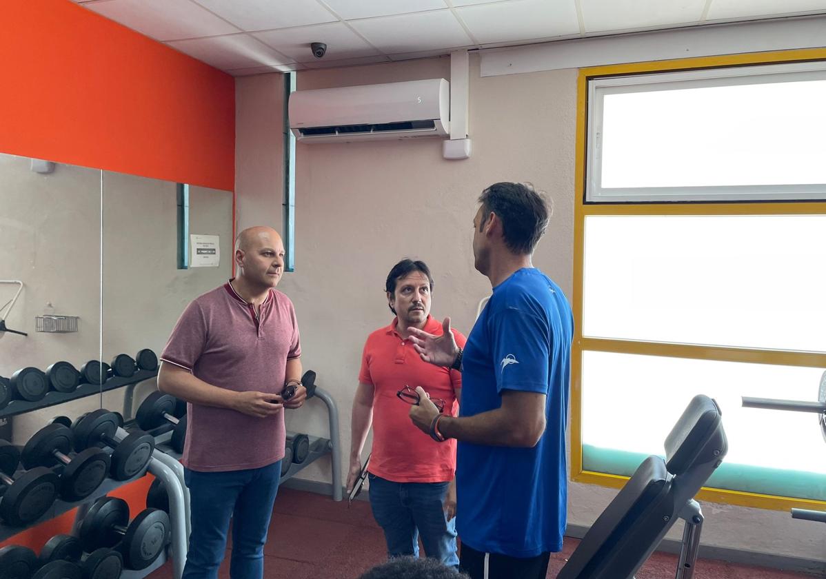 Alzira instala aire acondicionado en el gimnasio de la piscina municipal