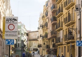 Zona restringida a la entarda de vehículos de vecinos, en Ciutat Vella.