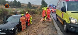 Los efectivos en el momento de la excacelación de la conductora.