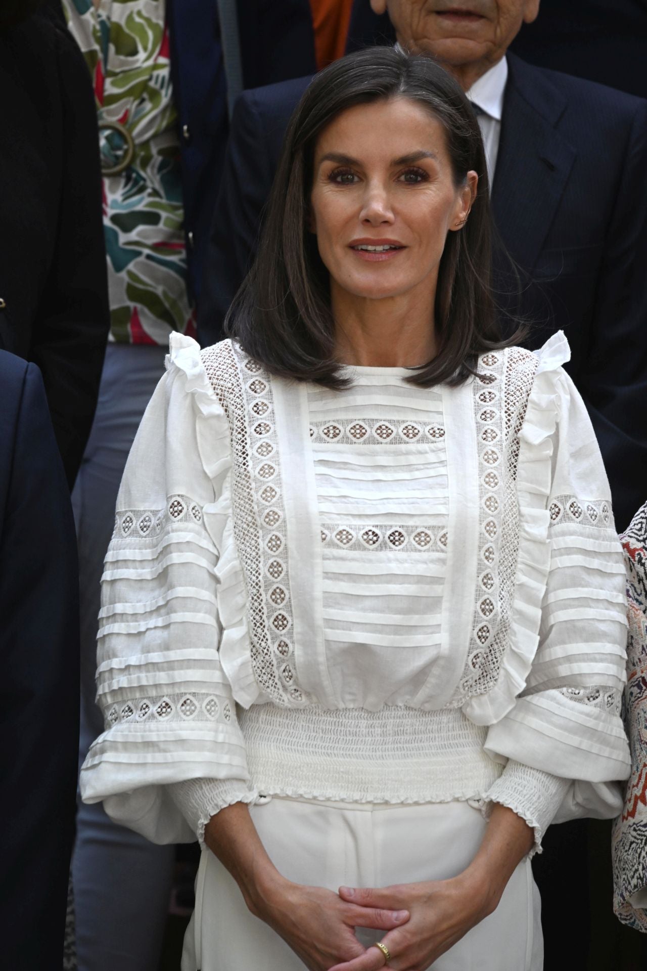 Letizia rescata su blusa más romántica y enamora a las estilistas