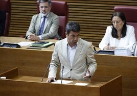 El presidente de la Generalitat, Carlos Mazón, este jueves en la sesión de control.