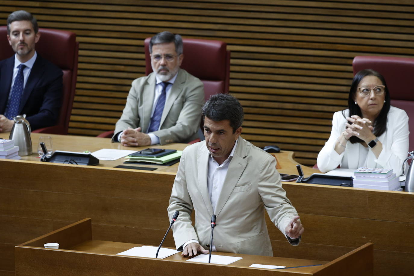 La sesión de control a Mazón en Les Corts, en imágenes