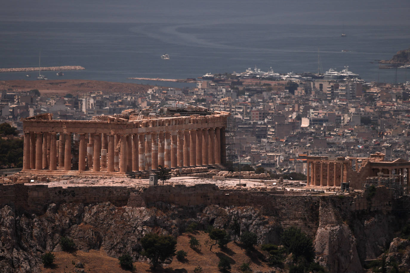 Fotos: la primera ola de calor del verano invade Grecia