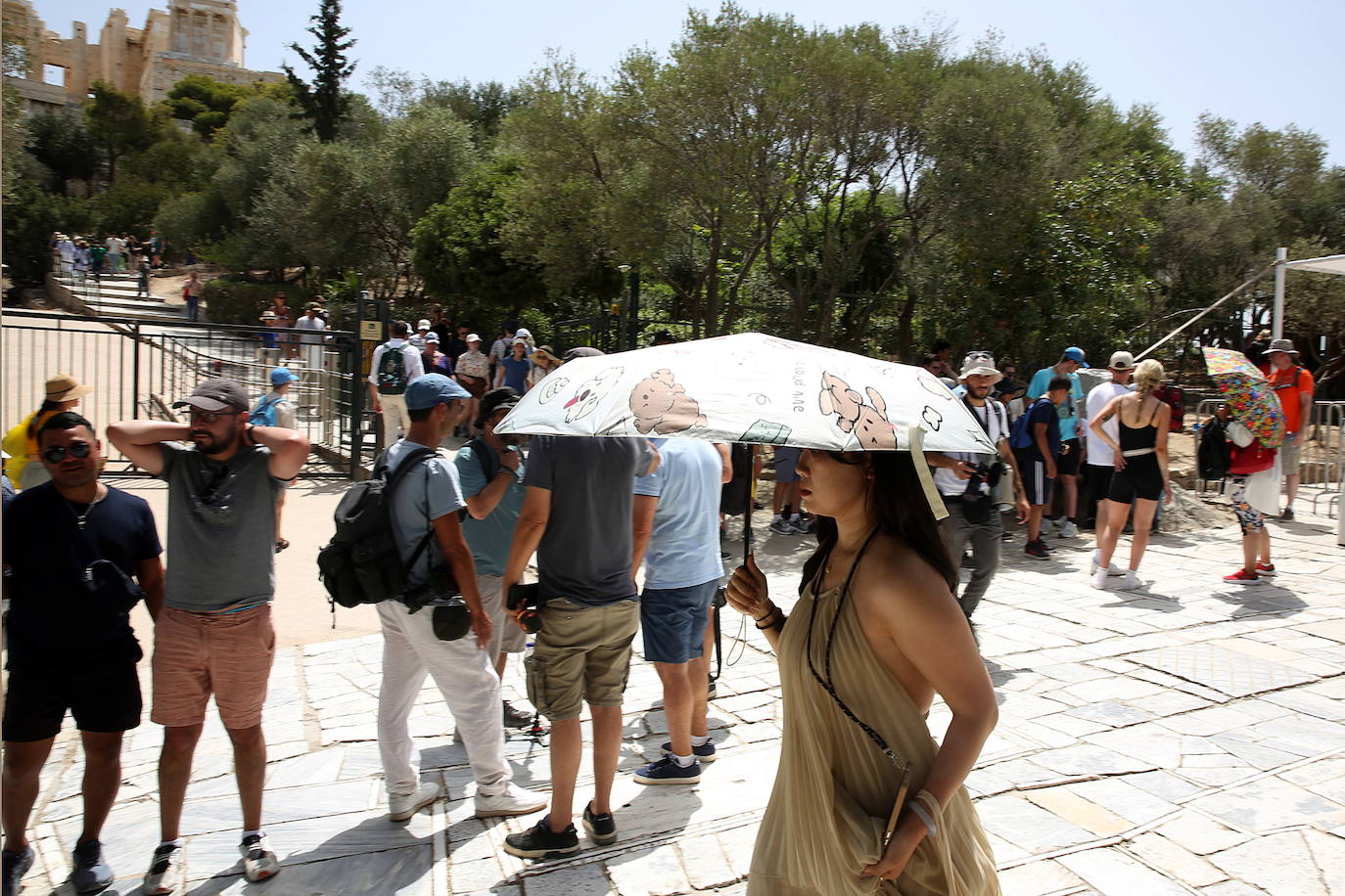 Fotos: la primera ola de calor del verano invade Grecia