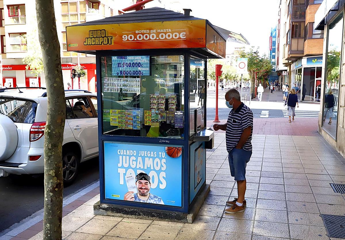 Un quiosco de la ONCE en una imagen de archivo.