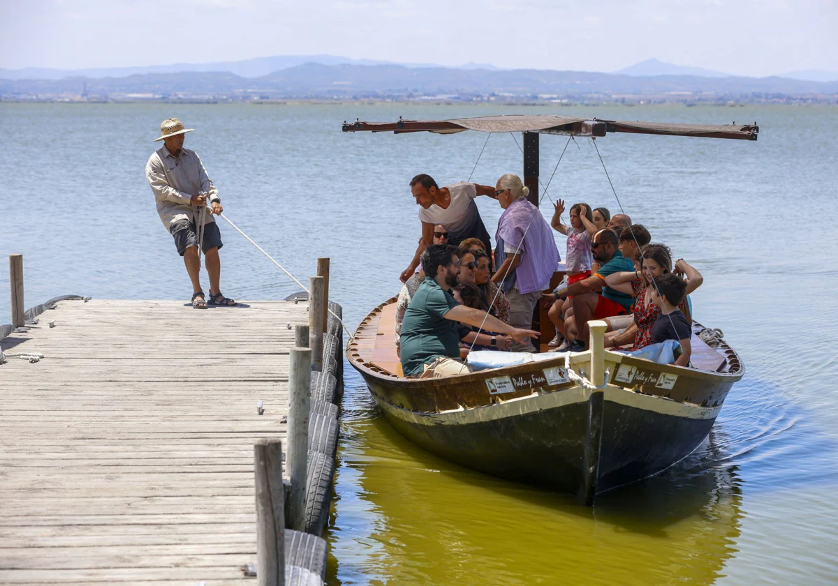 El Ayuntamiento presiona al Gobierno para «blindar» el agua de la Albufera