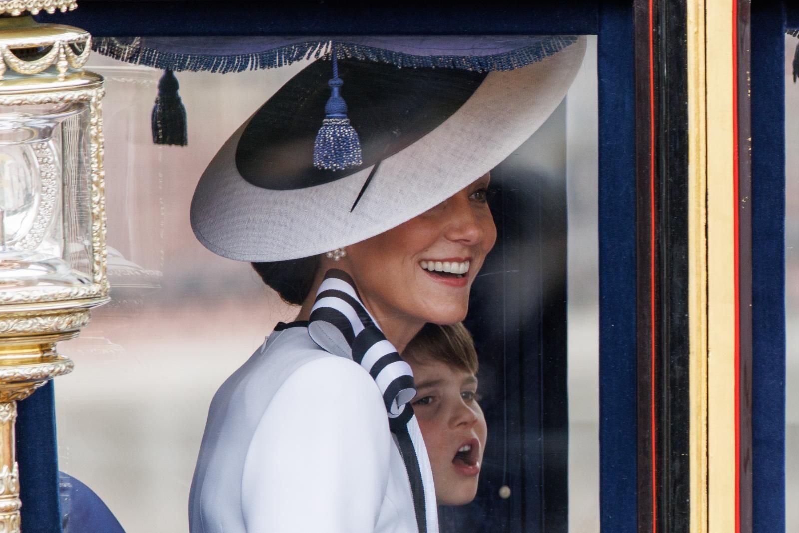 Kate Middleton reaparece en el Trooping the Colour