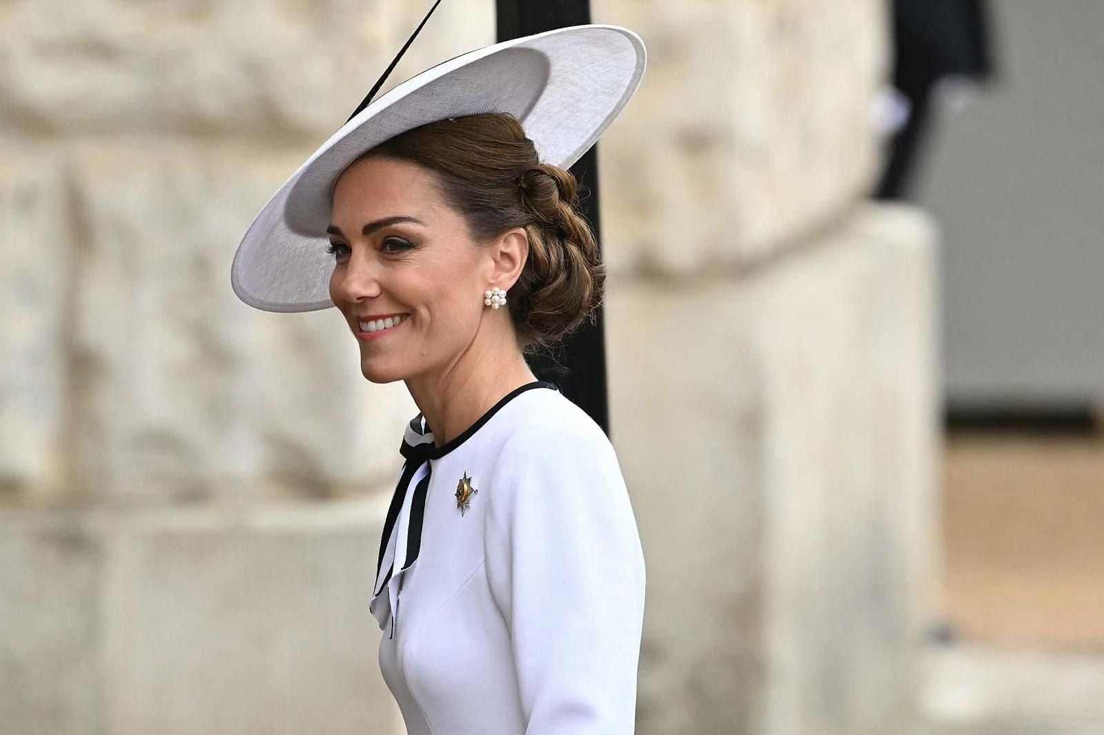 Kate Middleton reaparece en el Trooping the Colour