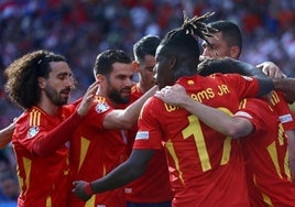 Los jugadores de España celebran uno de sus goles ante Croacia.