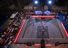 Vista aérea de la fase final nocturna del torneo.