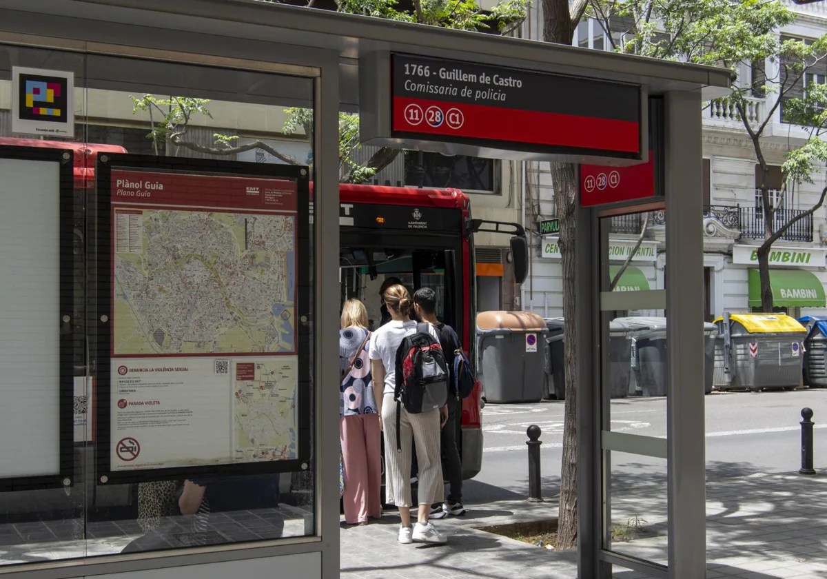 El Ayuntamiento destinará 5,1 millones de euros para mantener la gratuidad del abono joven en la EMT