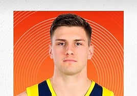 El anuncio del fichaje por parte del Valencia Basket.