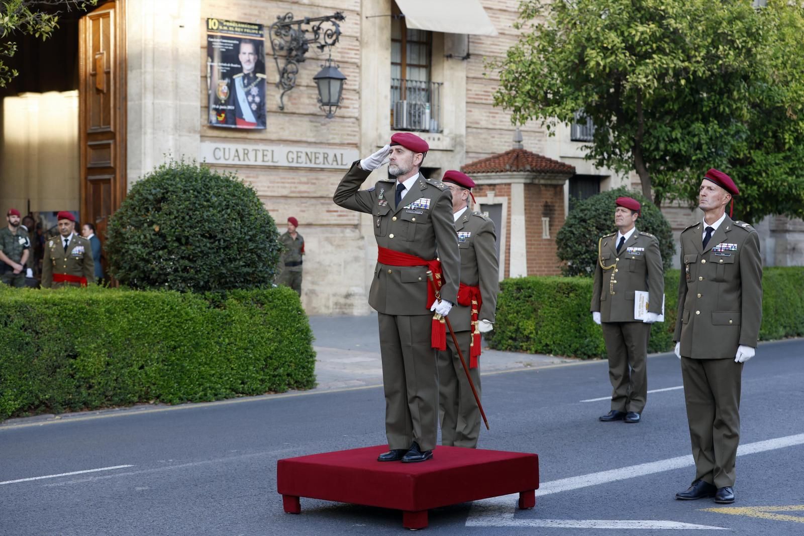 Solemne arriada de bandera en Valencia por el décimo aniversario de la proclamación de Felipe IV como Rey