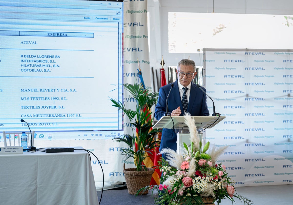 Pepe Serna, durante la asamblea general de Ateval.