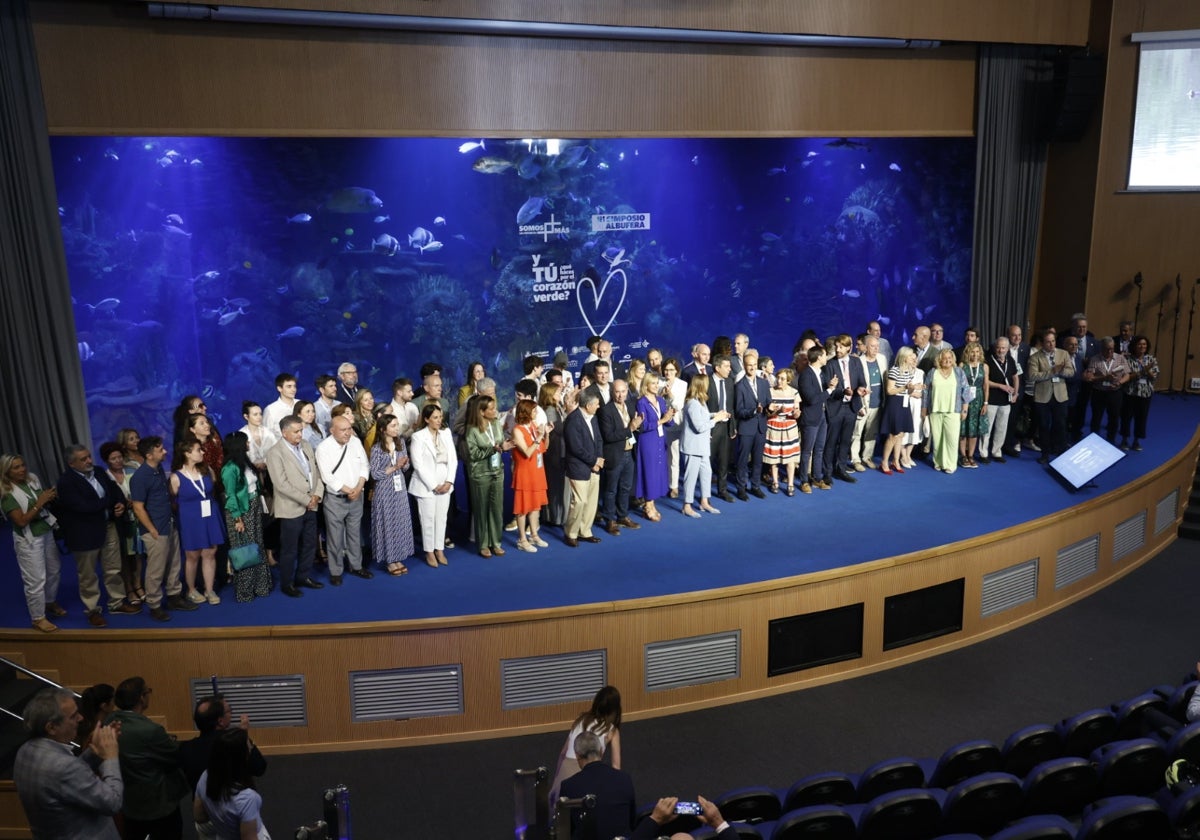 Foto de familia, tras la finalización de la jornada.