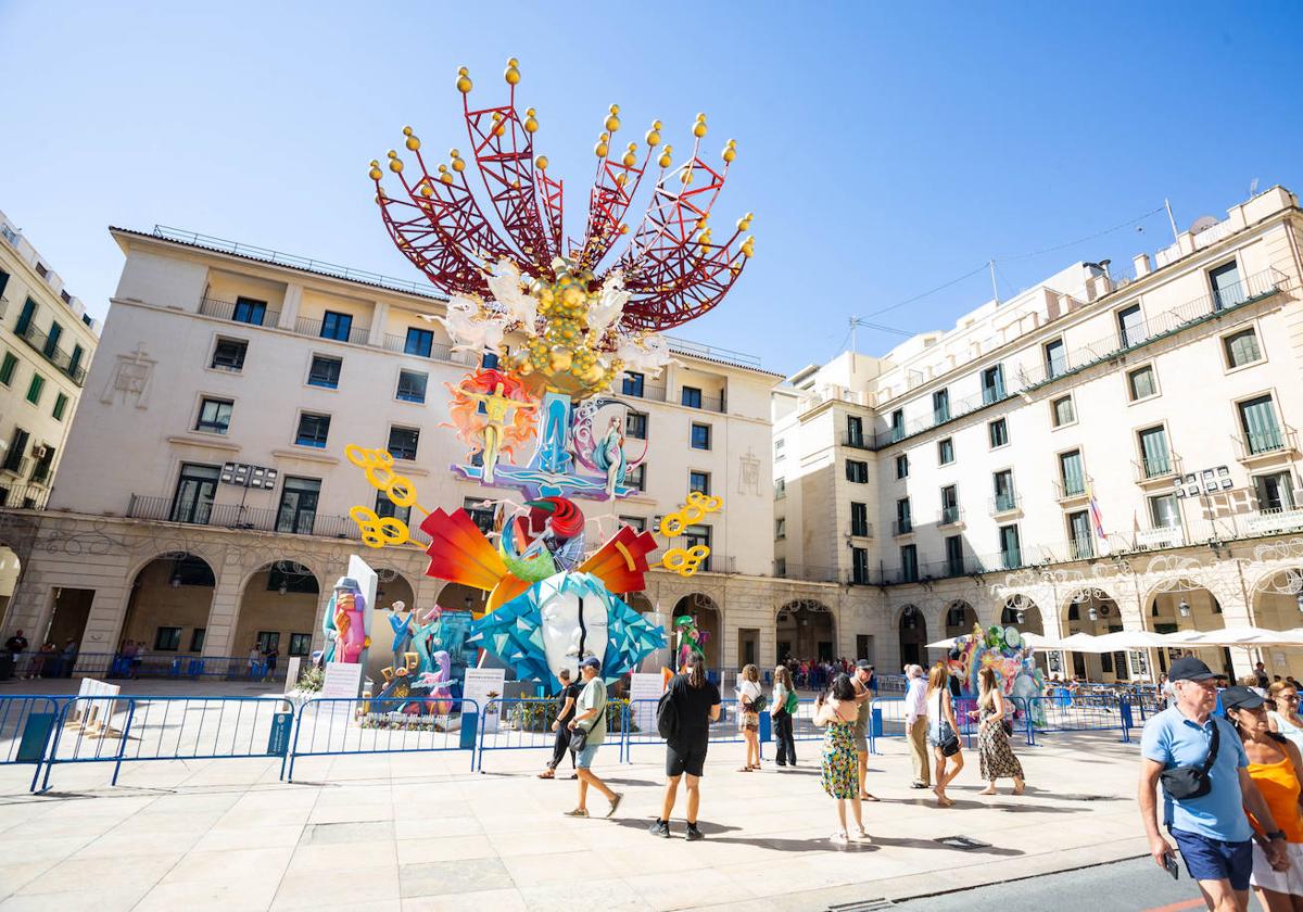 Un paseo por las Hogueras de Alicante 2024