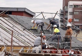 Trabajadores en una obra.