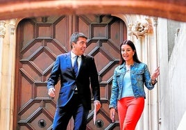 Carlos Mazón y Ruth Merino, en las escaleras del Palau.