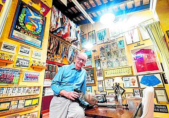 Balón del último partido de la primera Liga del Valencia.