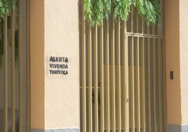 Pintadas en un piso turísticos del barrio de Monteolivete.