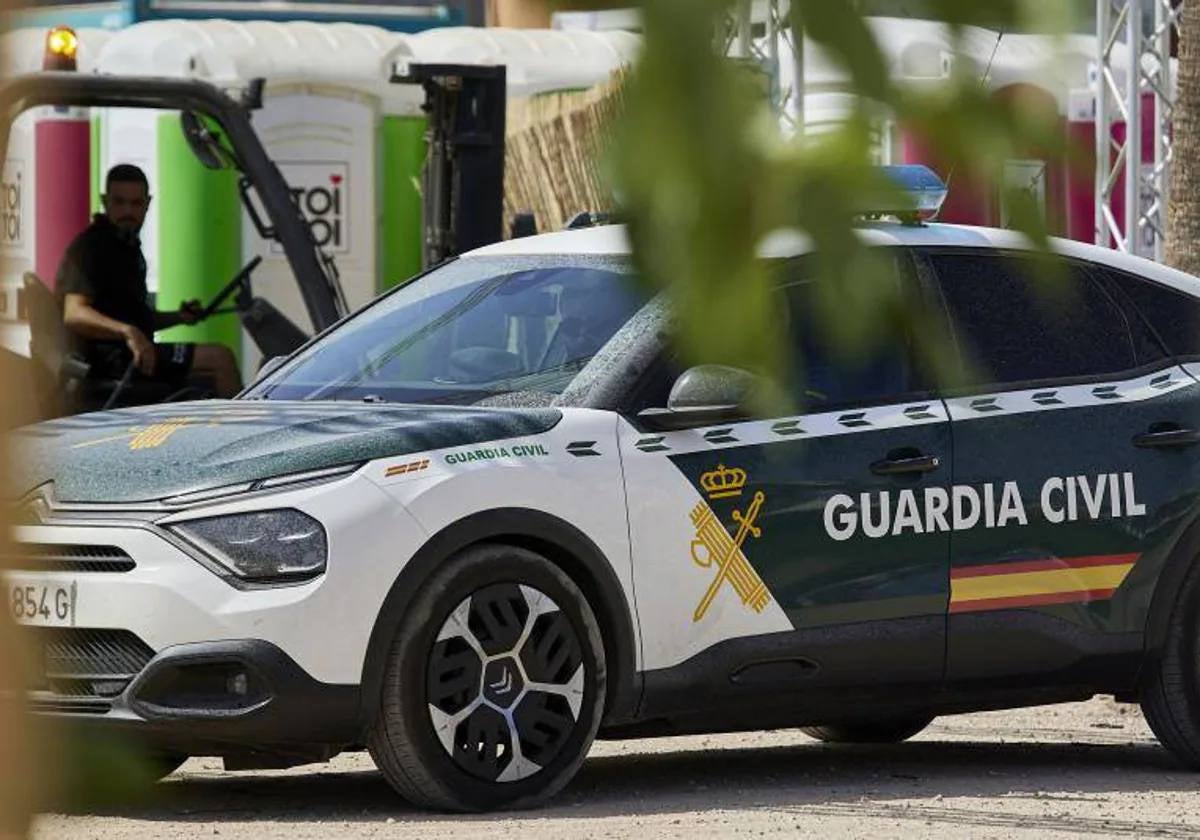 Un vehículo de la Guardia Civil en Cullera en una imagen de archivo.