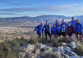 Integrantes del Trail Running Onil durante una de sus salidas a la montaña.