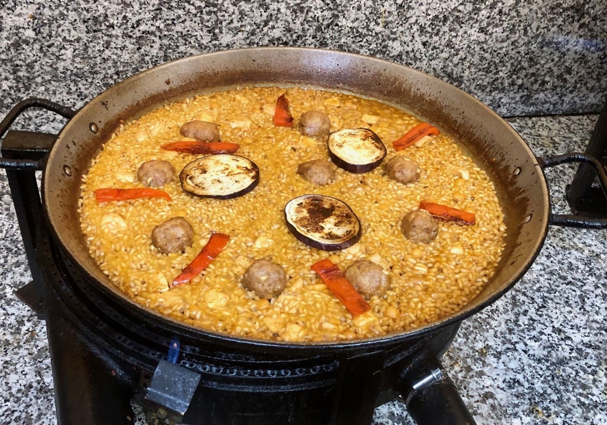 Imagen principal - Noguera, arroces y pescado de lonja a la orilla del mar en Dénia