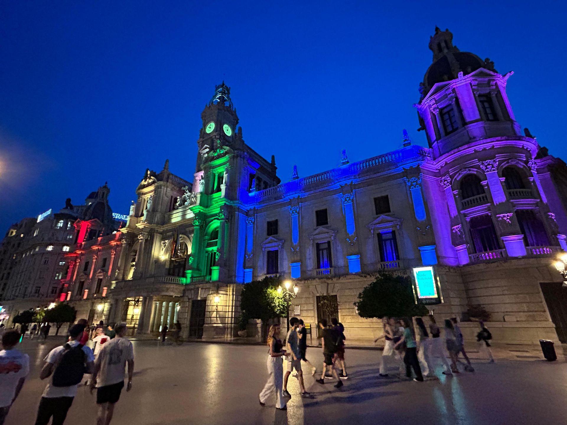 Catalá defiende no colocar pancartas en el balcón del Ayuntamiento de Valencia