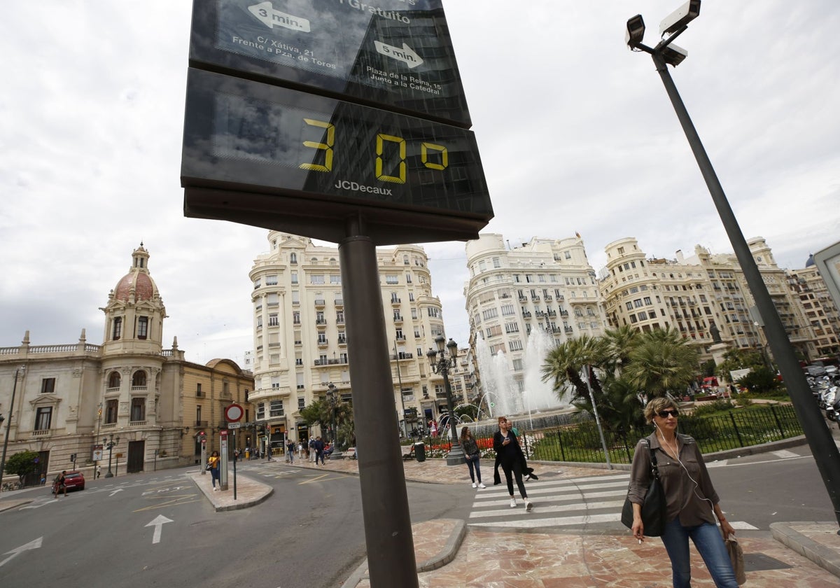 Un termómetro en el centro de Valencia.