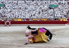 El diestro Cayetano Rivera en una faena, el pasado año, en la Feria del Toro de Pamplona.