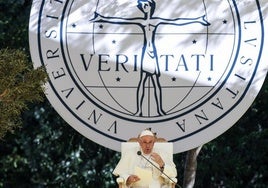 El papa Francisco en su encuentro con estudiantes en la Universidad Católica de Lisboa, en 2023.