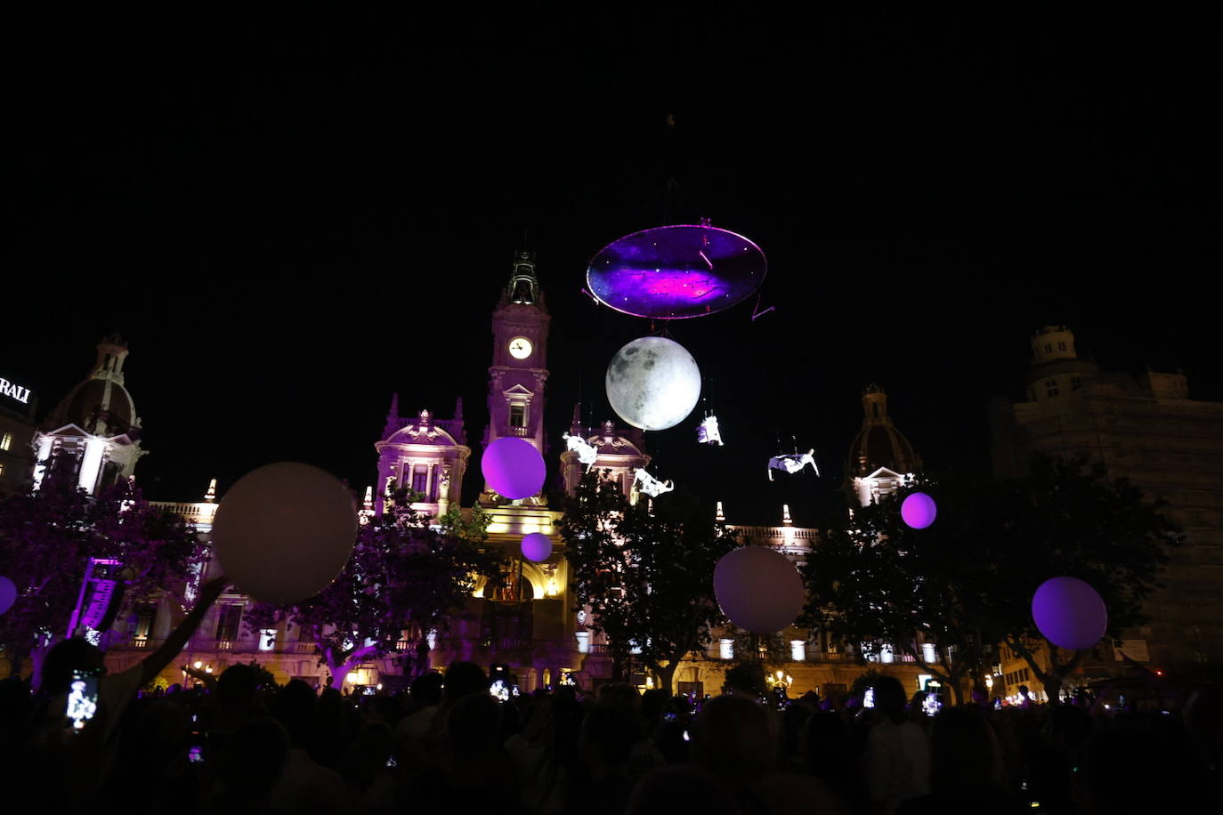 Espectacular inicio de la Feria de Julio: Entrada de Bandas y espectáculo piromusical