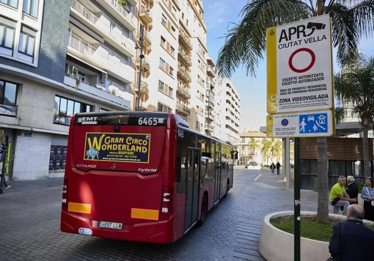 Valencia multará con 200 euros a los vehículos que incumplan la Zona de Bajas Emisiones