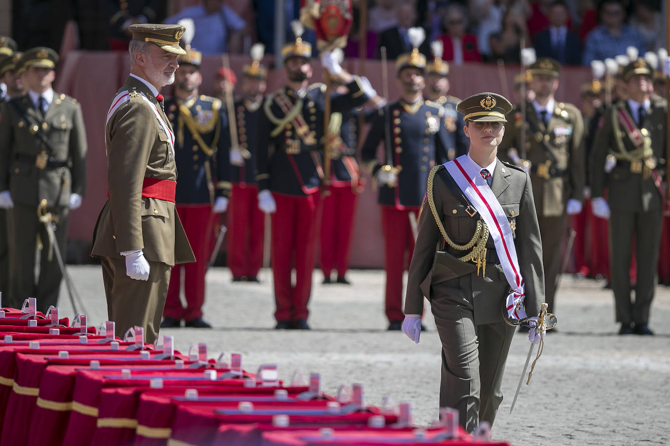 La princesa Leonor recibe la Gran Cruz del Mérito Militar