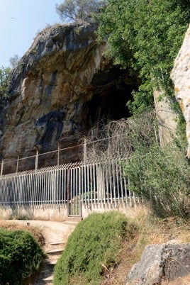 la Cova Negra de Xàtiva.