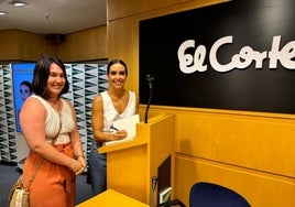 Cristina Pedroche firma libros en Valencia