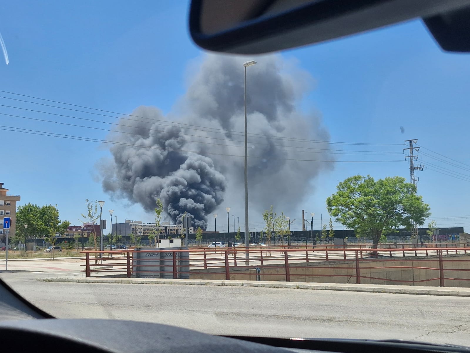 El incendio en una planta de basuras de Silla, en imágenes