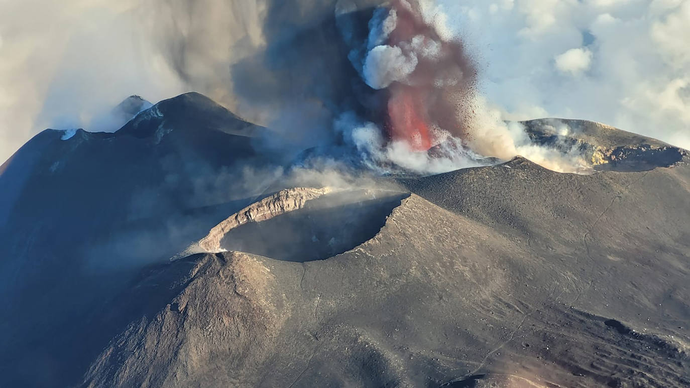 El Etna vuelve a &#039;rugir&#039; con fuerza en Italia