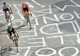 Rolland, Sánchez y Contador durante una etapa del Tour de 2012