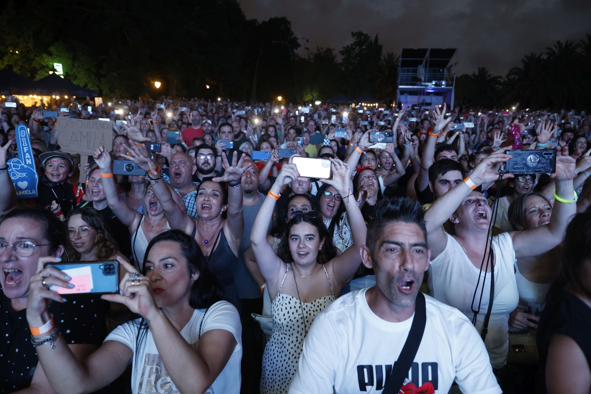 Camela revoluciona Valencia desde Viveros
