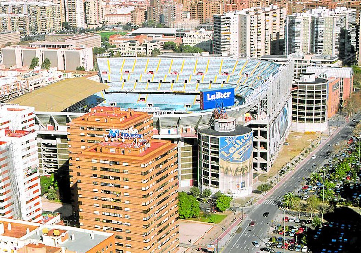 Vista aérea del viejo estadio de Mestalla.