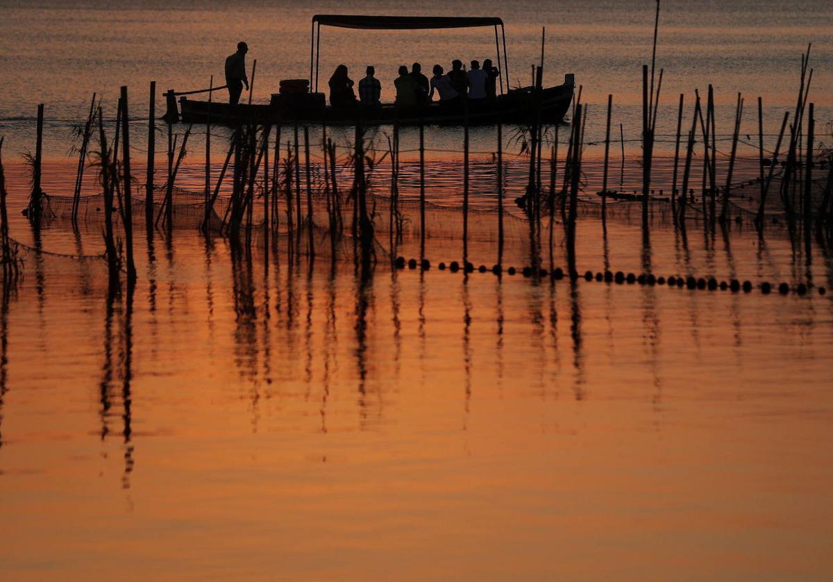 Puesta de sol en la Albufera de Valencia.