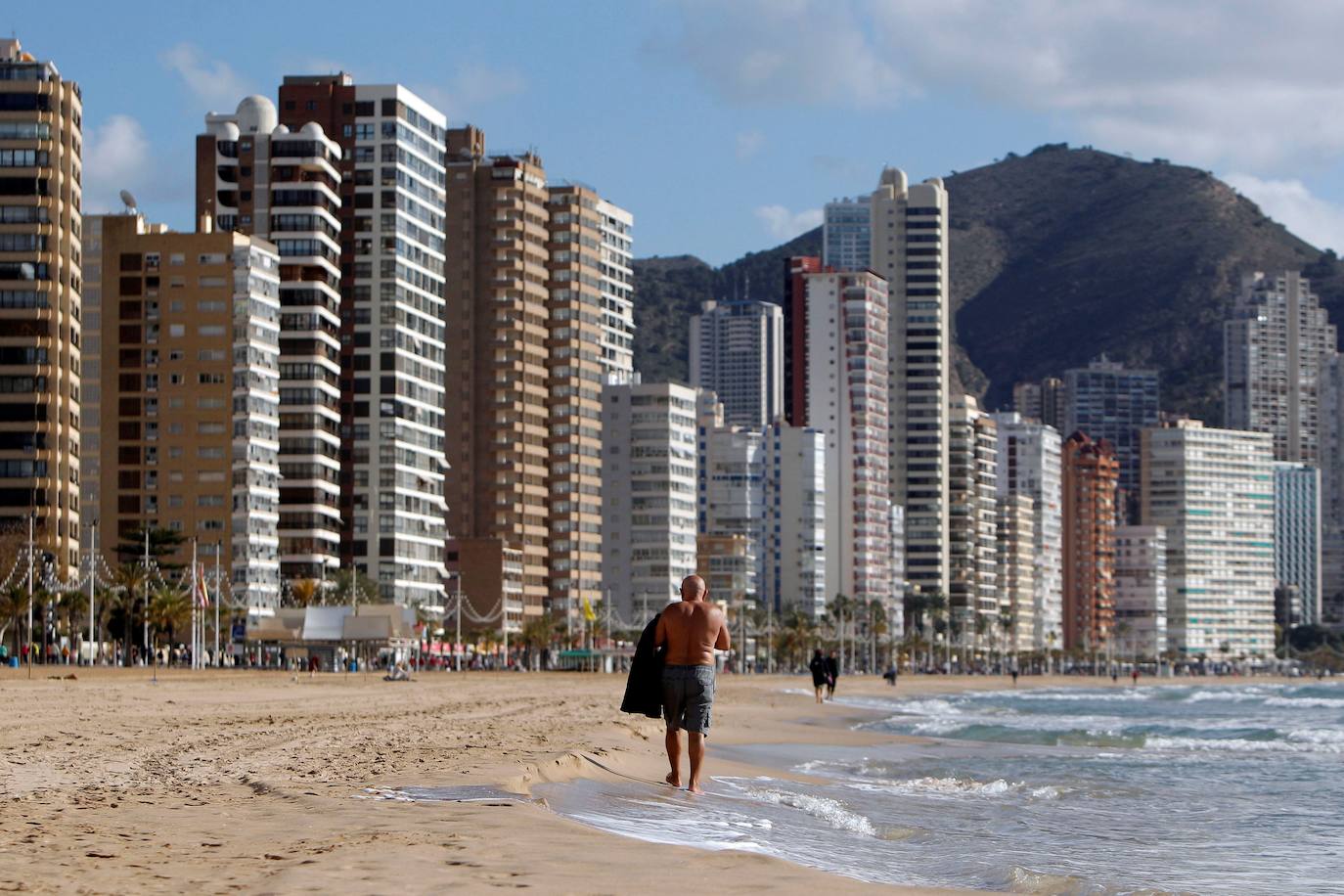 Así están hoy las playas de Valencia, Benidorm y Cullera: tiempo y bandera